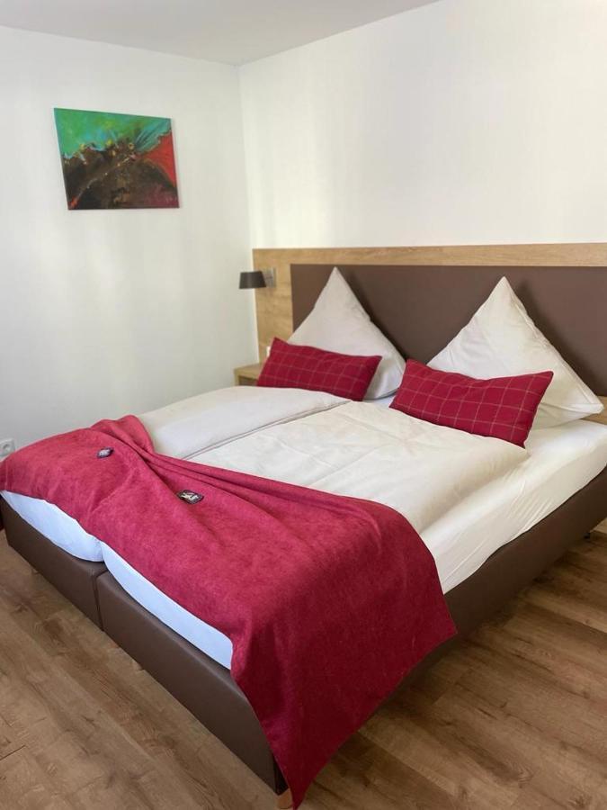 Landgasthaus Zur Linde Pleiskirchen Екстериор снимка