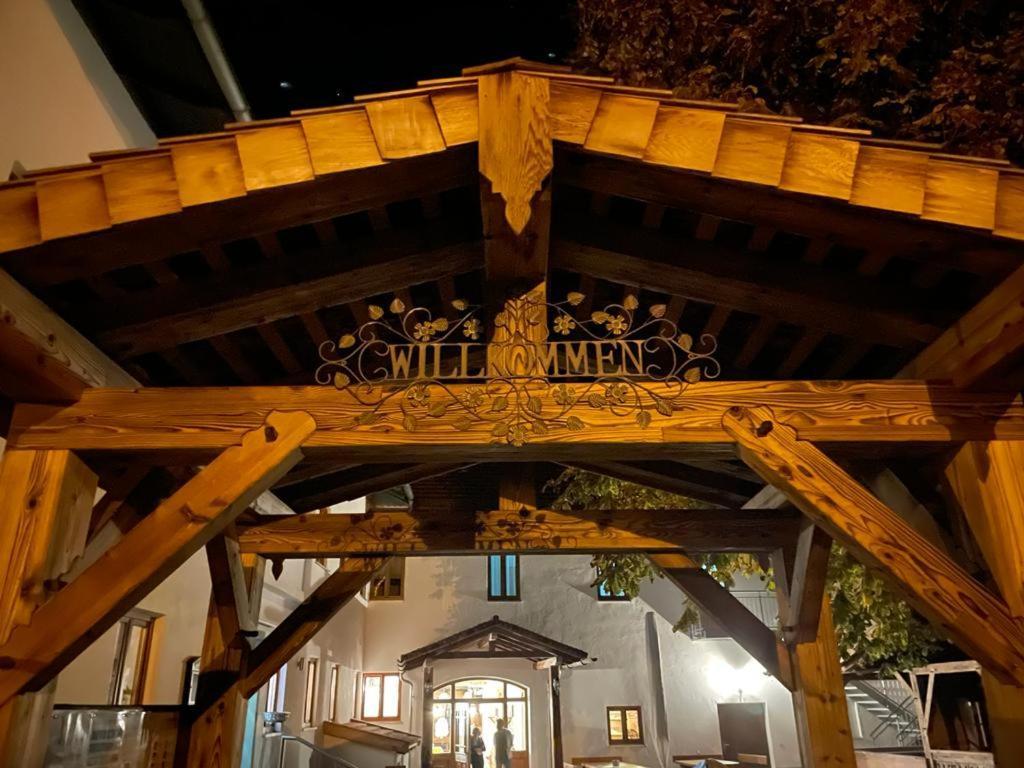 Landgasthaus Zur Linde Pleiskirchen Екстериор снимка
